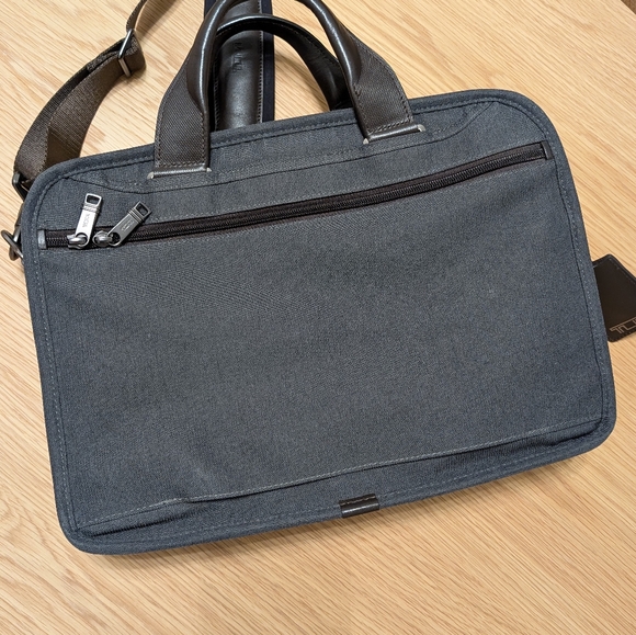 TUMI Alpha 3 Triple Compartment Briefcase/Computer Bag - Picture 2 of 10
